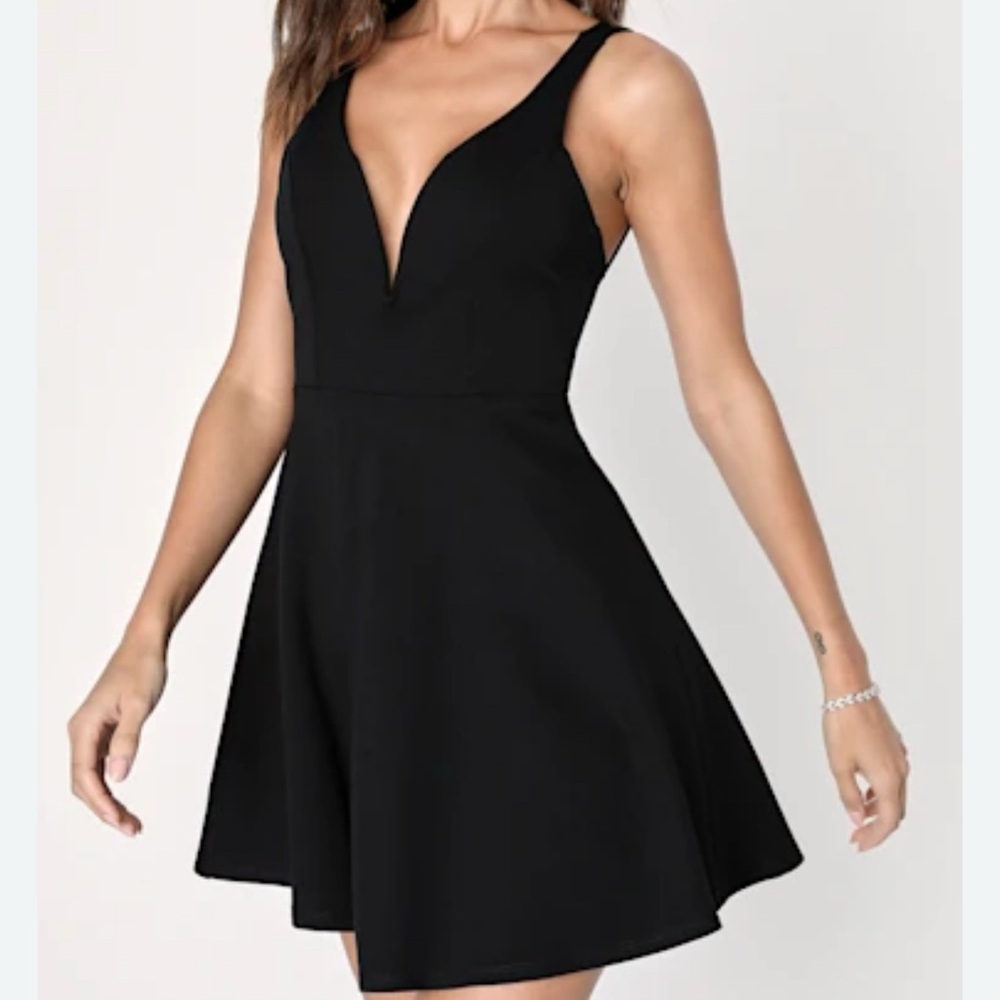 Lulu's Elegant Little Black Dress